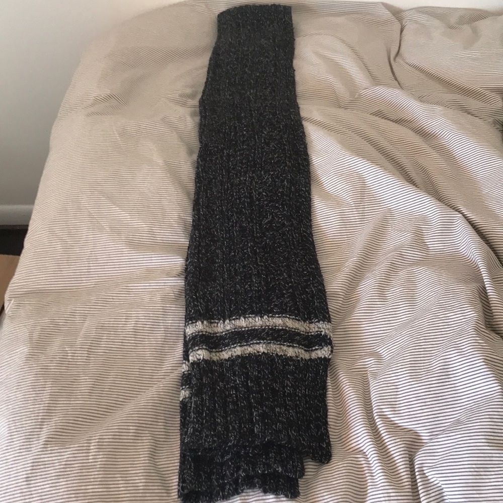 Banana Republic wool scarf.